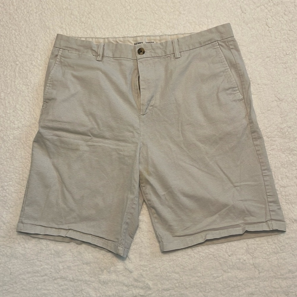 Old navy shorts, right at knee 38
